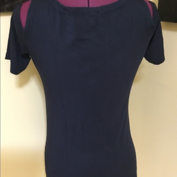 HBI Yoga cold shoulder top - Picture 3 of 5